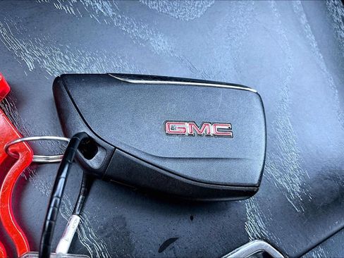 Used 2024 GMC Yukon Denali AWD/4WD image 12