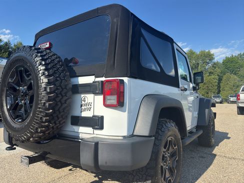 Used 2017 Jeep Wrangler Sport AWD/4WD image 9