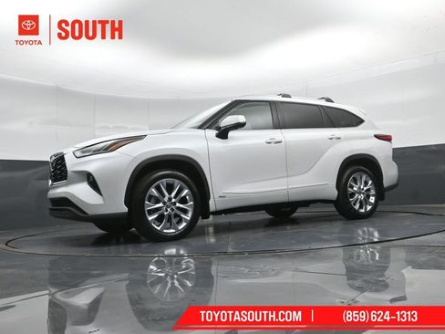 Used 2023 Toyota Highlander Limited w/ Protection Package #3 (TMS) AWD/4WD image 49