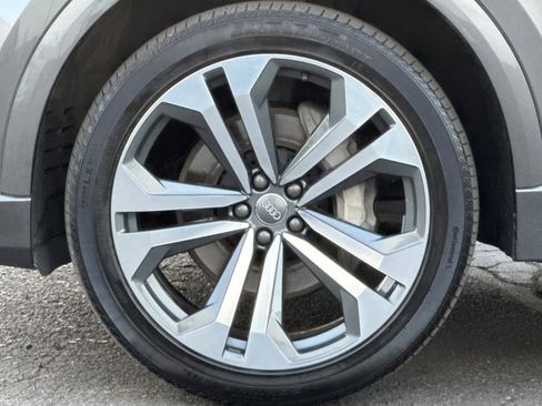 Used 2019 Audi Q8 Prestige w/ Towing Package image 39