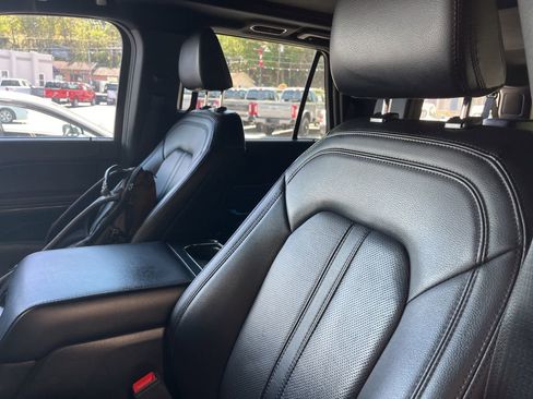 Used 2021 Ford Expedition Max Limited image 8