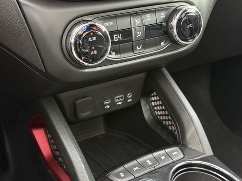 Used 2022 Chevrolet TrailBlazer RS w/ Sun and Liftgate Package AWD/4WD image 37
