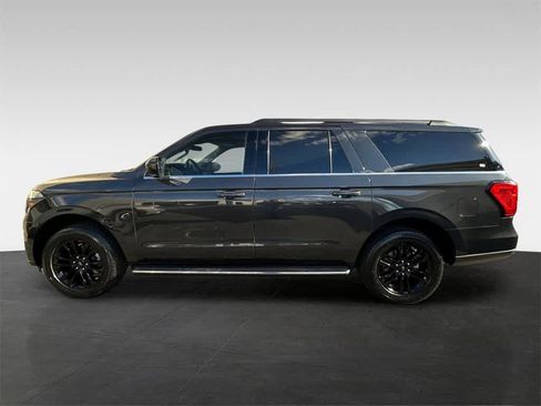 Used 2022 Ford Expedition Max XLT image 3
