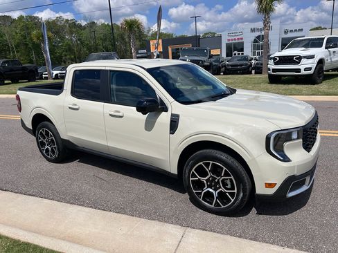 Used 2025 Ford Maverick Lariat image 5