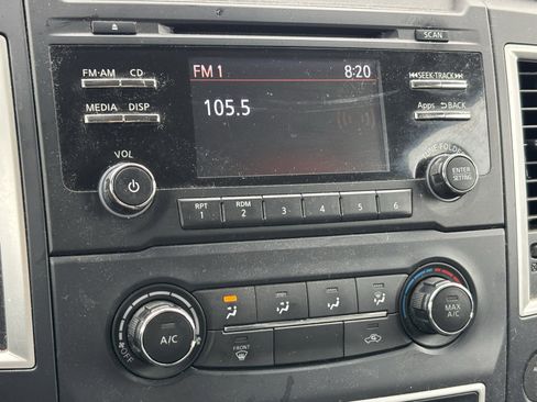 Used 2017 Nissan Titan S image 8