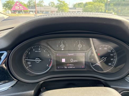 Used 2019 Buick Regal Preferred w/ Sights and Sounds Package FWD image 2
