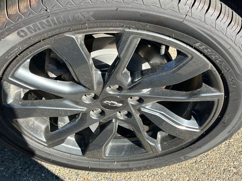 Used 2022 Chevrolet Equinox RS w/ Infotainment Package FWD image 18