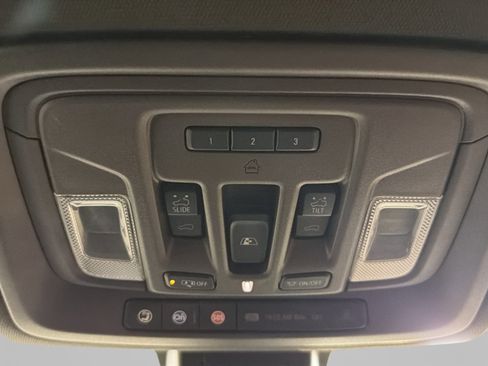 Used 2021 GMC Sierra 2500 Denali w/ Denali Ultimate Package image 18