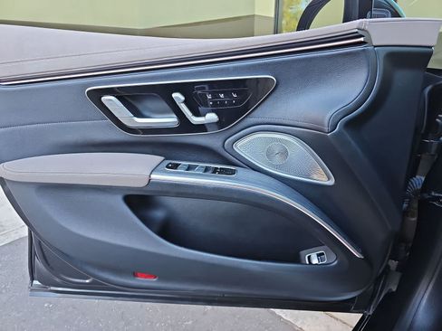 Used 2023 Mercedes-Benz EQS 580 4MATIC Sedan image 27