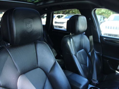 Used 2015 Porsche Macan S AWD/4WD image 30