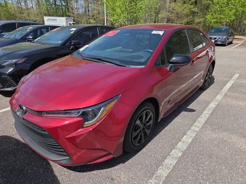 Used 2025 Toyota Corolla LE image 7