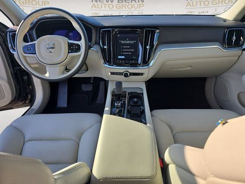 Certified 2025 Volvo S60 B5 Plus FWD image 10