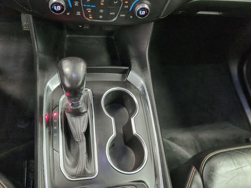 Used 2021 Chevrolet Traverse LT w/ LT Premium Package image 19