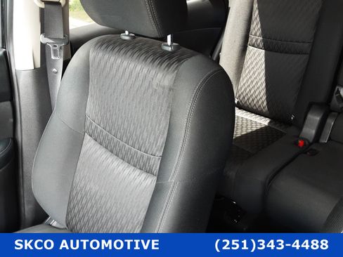 Used 2018 Nissan Rogue SV image 27