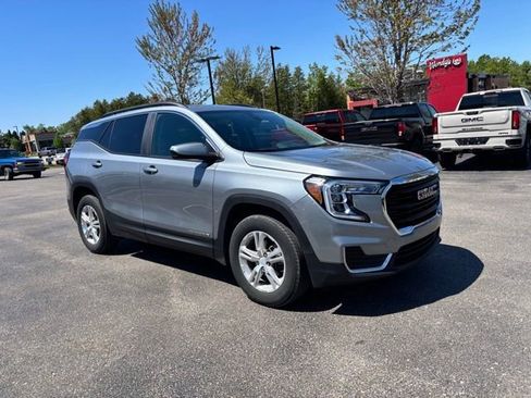 Used 2023 GMC Terrain SLE w/ Driver Convenience Package AWD/4WD image 3