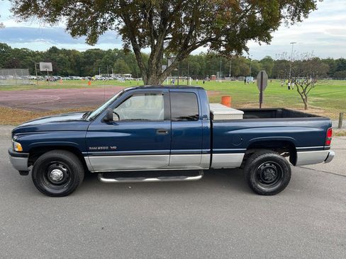 Used 2001 Dodge Ram 2500 Truck 2WD Quad Cab image 25
