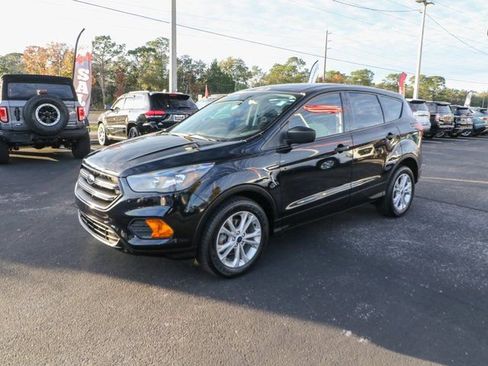 Used 2019 Ford Escape S image 4