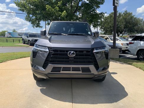 Used 2026 Lexus GX 550 w/ Cold Area Package AWD/4WD image 15