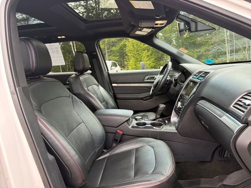 Used 2018 Ford Explorer Sport w/ Equipment Group 401A AWD/4WD image 30