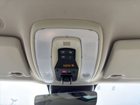 Used 2016 Volvo XC60 T6 w/ Climate Package image 18