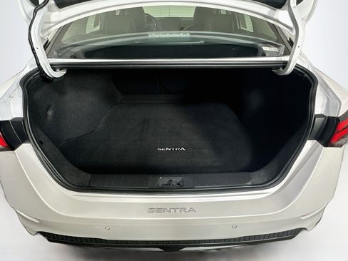 Used 2023 Nissan Sentra SR w/ SR Premium Package FWD image 30