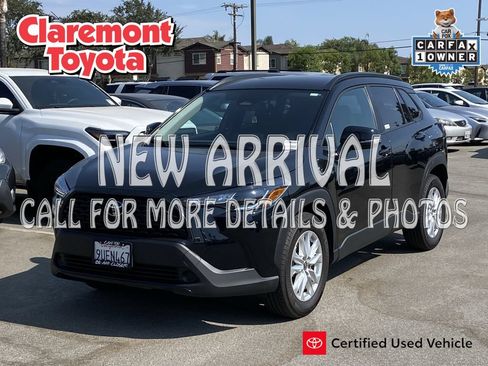 Certified 2025 Toyota Corolla Cross LE FWD image 1