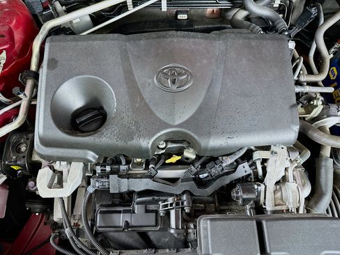 Used 2019 Toyota RAV4 Limited FWD image 34