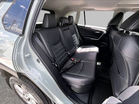 Certified 2021 Toyota RAV4 XLE Premium AWD/4WD image 26