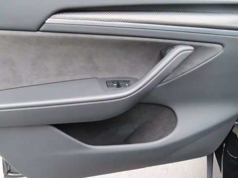 Used 2025 Tesla Model Y Performance AWD/4WD image 10