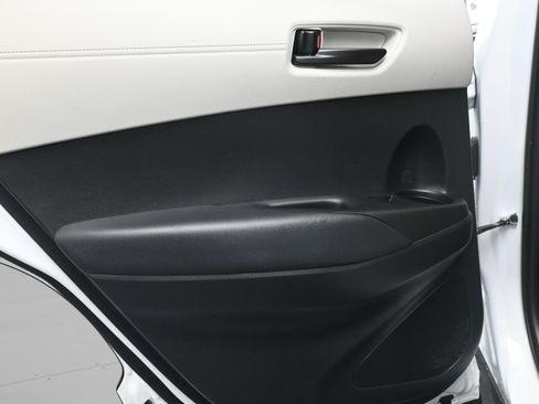 Used 2022 Toyota Corolla Cross LE FWD image 12