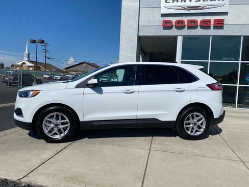 Used 2024 Ford Edge SEL image 3