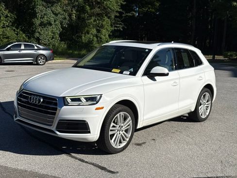 Used 2019 Audi Q5 2.0T Premium Plus w/ Premium Plus Package AWD/4WD image 3