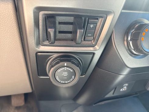 Used 2022 Ford F350 XLT w/ XLT Premium Package AWD/4WD image 28
