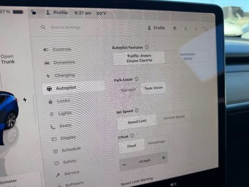 Used 2022 Tesla Model Y Long Range image 15