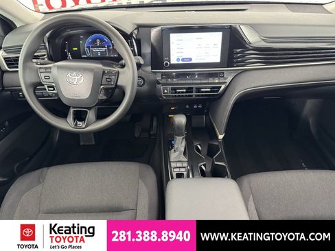 Used 2025 Toyota Camry LE FWD image 22