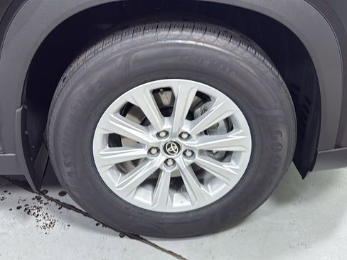 New 2026 Toyota Grand Highlander XLE image 22