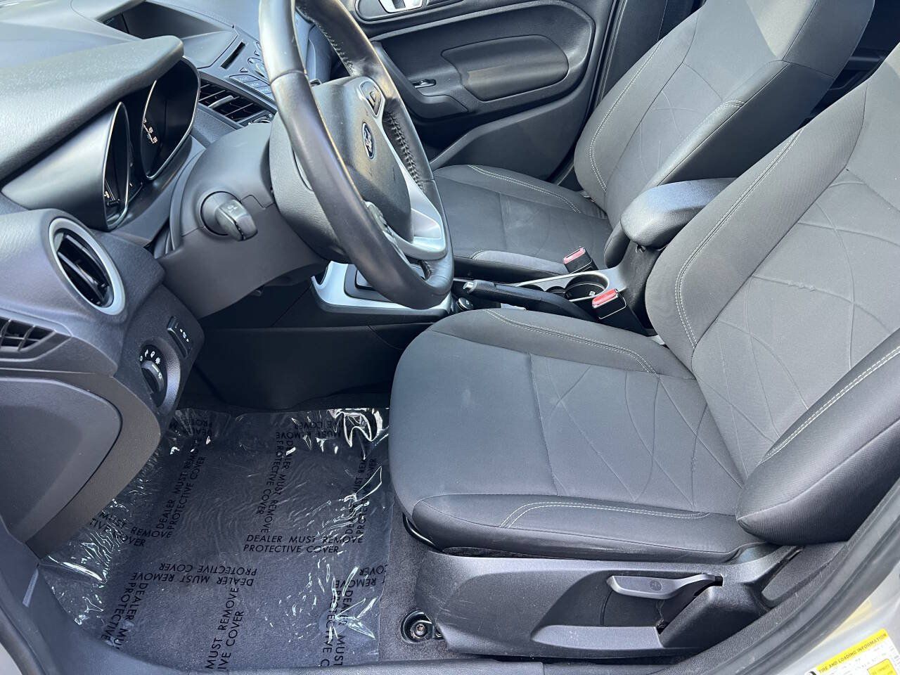 Used 2015 Ford Fiesta SE FWD image 9