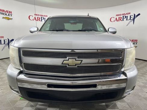 Used 2010 Chevrolet Silverado 1500 LT w/ Regional Value Package image 2
