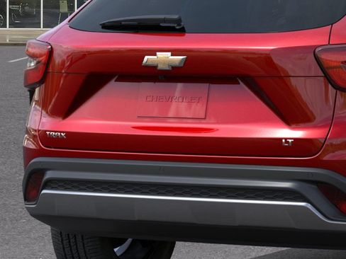 New 2026 Chevrolet Trax LT w/ Sunroof Package FWD image 14
