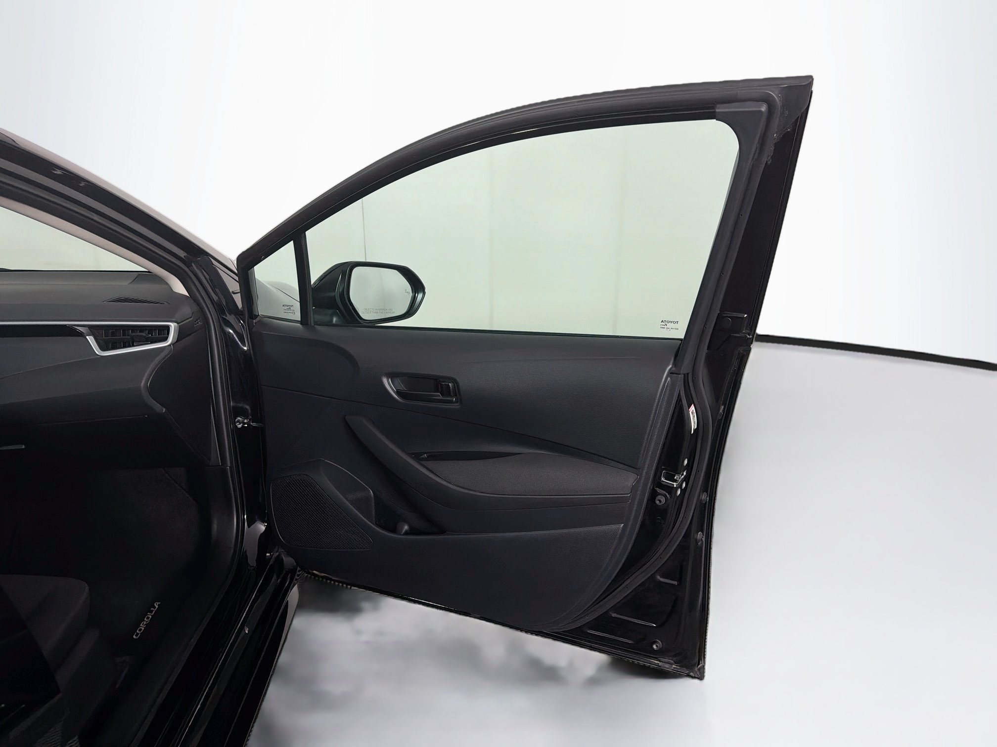 Used 2026 Toyota Corolla LE FWD image 30