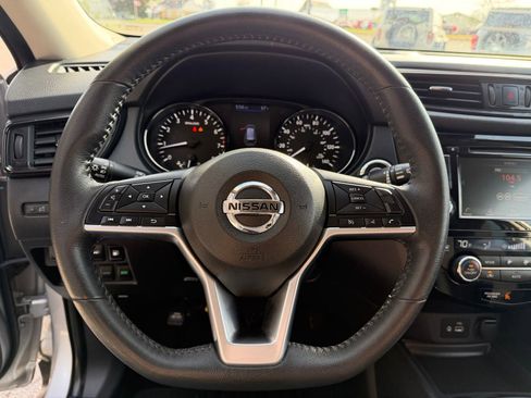 Used 2020 Nissan Rogue SV AWD/4WD image 14