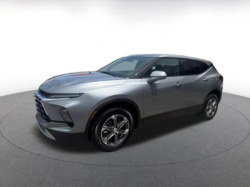 Used 2025 Chevrolet Blazer LT FWD image 7