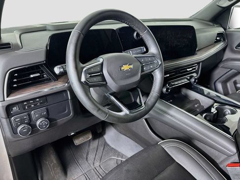 Used 2025 Chevrolet Tahoe Premier AWD/4WD image 9