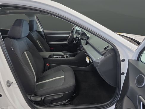 Used 2025 Hyundai Sonata SEL FWD image 32