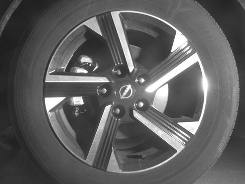 Used 2025 Nissan Sentra SV FWD image 9