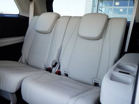 Used 2022 Mercedes-Benz GLS 450 4MATIC image 32