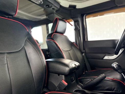 Used 2015 Jeep Wrangler Unlimited Rubicon w/ Max Tow Package image 42