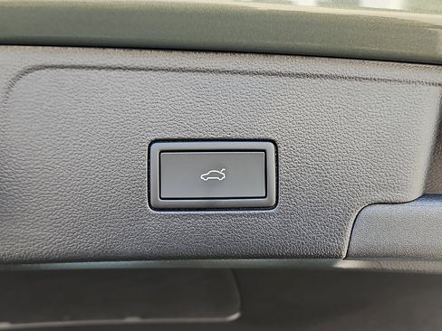 New 2026 Volkswagen Atlas Cross Sport SE image 7