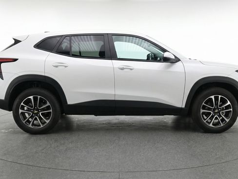 Used 2025 Chevrolet TrailBlazer LT FWD image 11