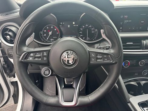 Used 2023 Alfa Romeo Stelvio Veloce AWD/4WD image 34